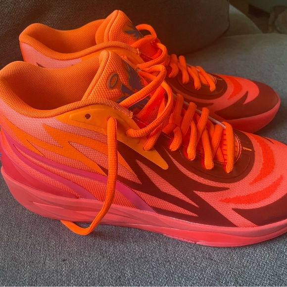 Puma LaMelo Ball MB.02
Supernova - Picture 2 of 7